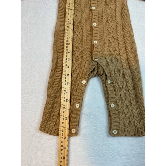 Baby Gap One Piece Cable Knit Sweater Button Closure Beige Newborn 6-12 Months - Picture 5 of 7